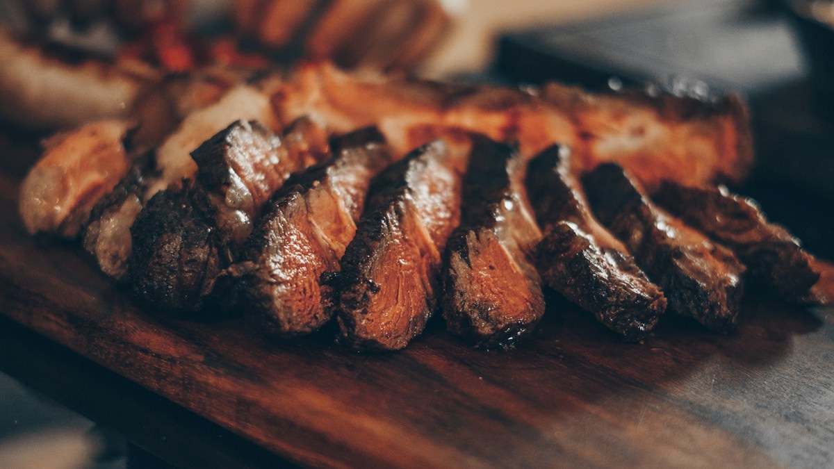 Bife Ancho Nobre Finalizado com Flor de Sal Artesanal preparado com temperos L'Mark