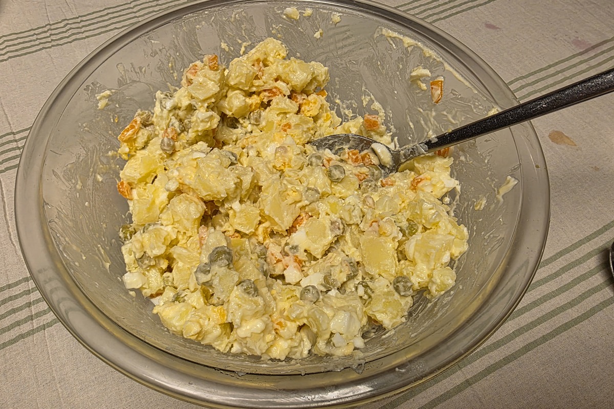 Salada de Batata com Maionese de Ervas Finas preparado com temperos L'Mark